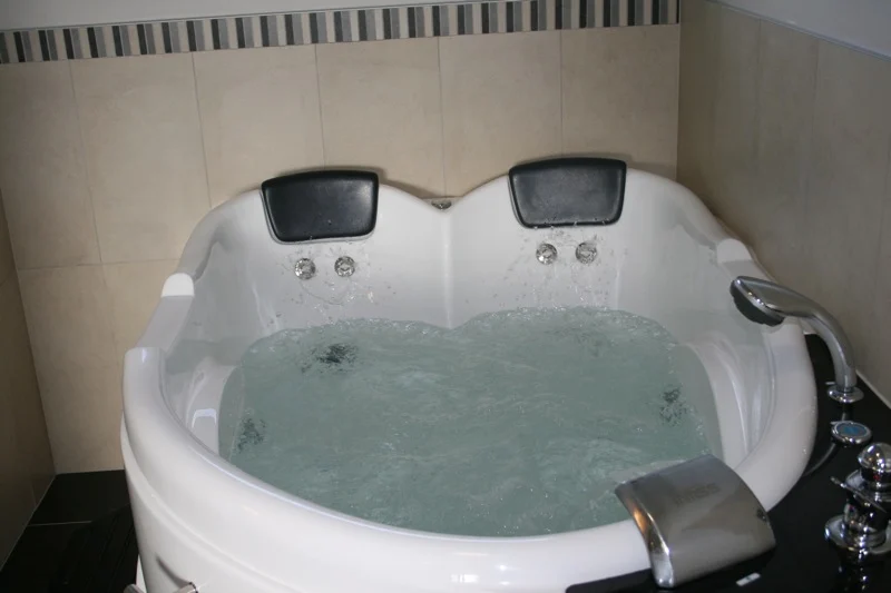 Private twin spa bath at City Corporate